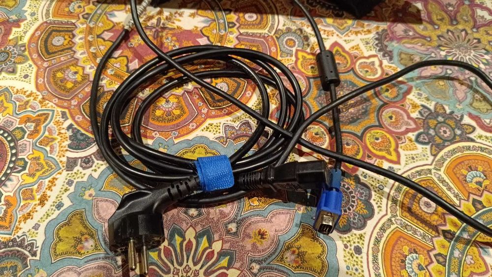 Monitor LCD DELL de 19 polegadas, a funcionar perfeitamente64729438820738122