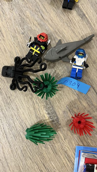 Lego sets 6818, 6109, 4930, 6104, 4805, 6008, 6013, 6555