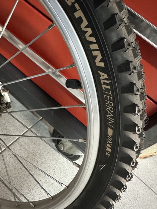 Bicicleta nova de criança