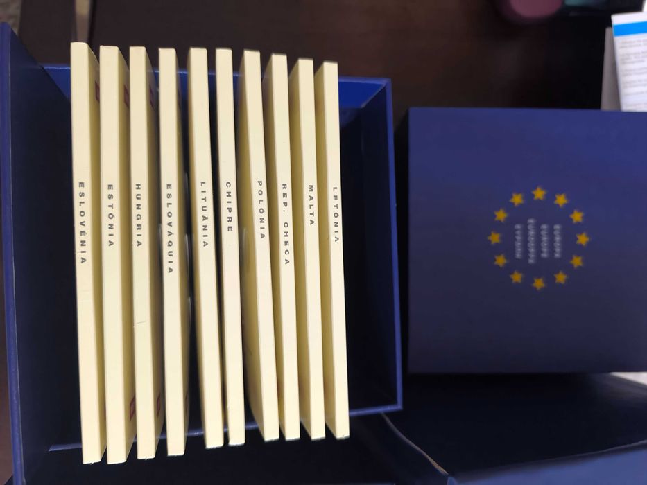 Ultimas moedas correntes Pre-Euro, 2 caixas: "As Nações Fundadoras da Zona Euro" + "As 10 Nações do Alargamento 2004"