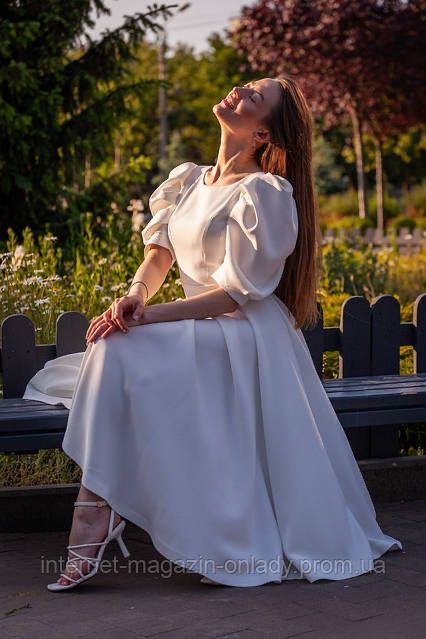 Вечірня Весільна сукня біла міді