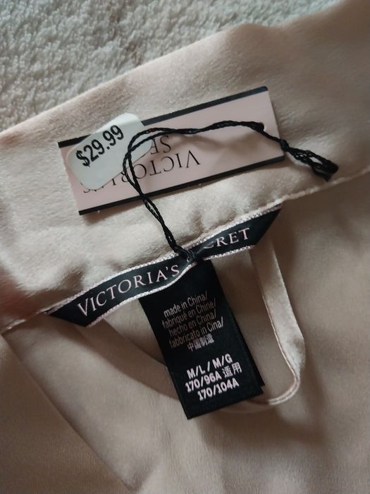 Шелковый халат Victoria Secret. . . Беж.