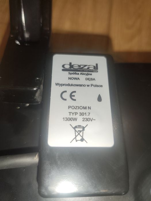 Gofrownica Dezal 301.7 czarna 1300W 2 gofry XL