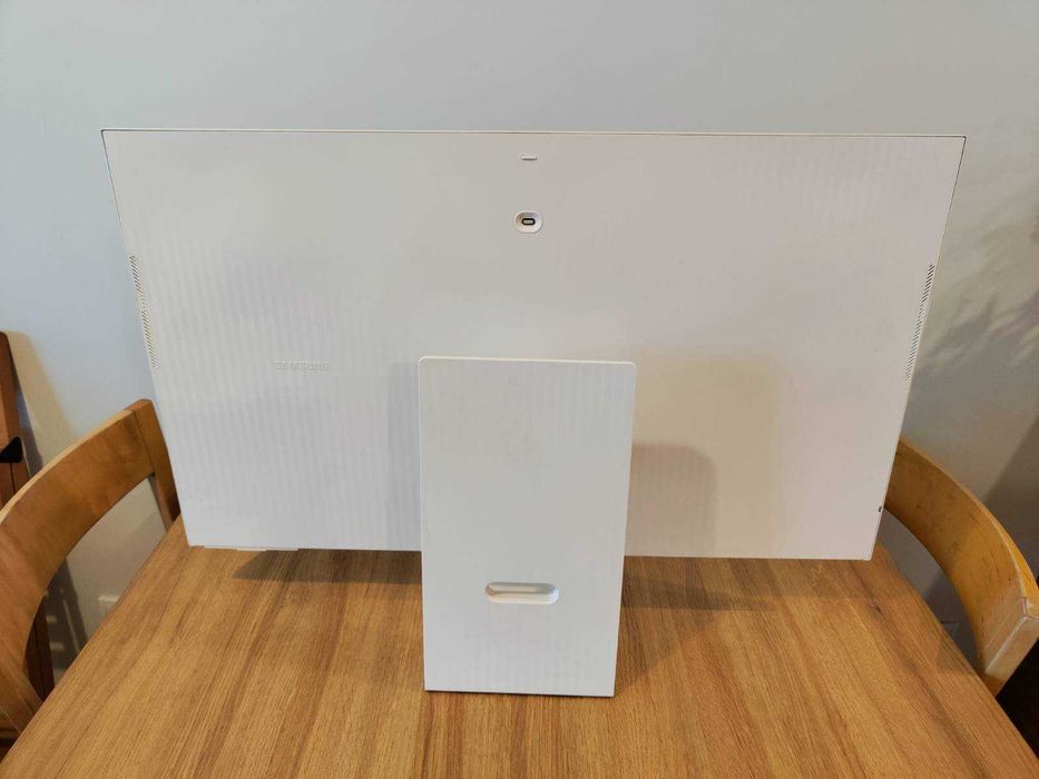 Samsung Smart M8 S32BM801UU Biały
