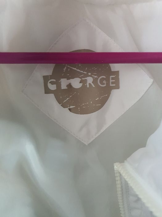 Біла тепла жилетка George р. 20 (56)