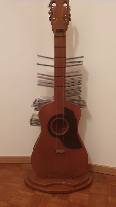 Estante Viola em madeira