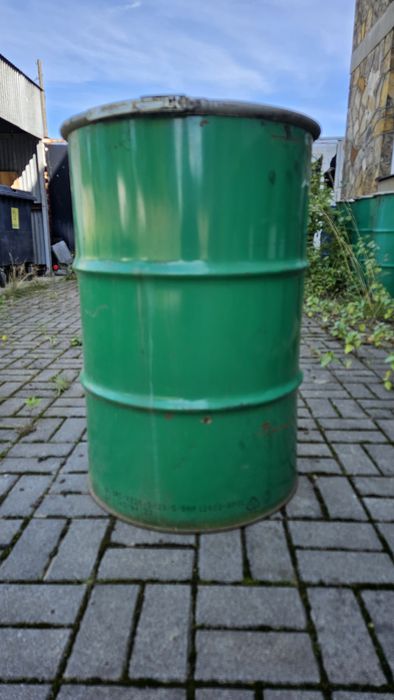 Beczki stalowe 200l