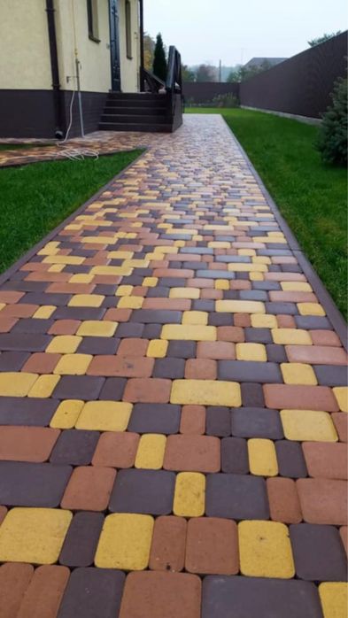 Укладка тротуарной плитки , асфальтирование