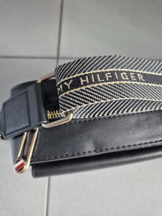 Torebkę Tommy Hilfinger sprzedam
