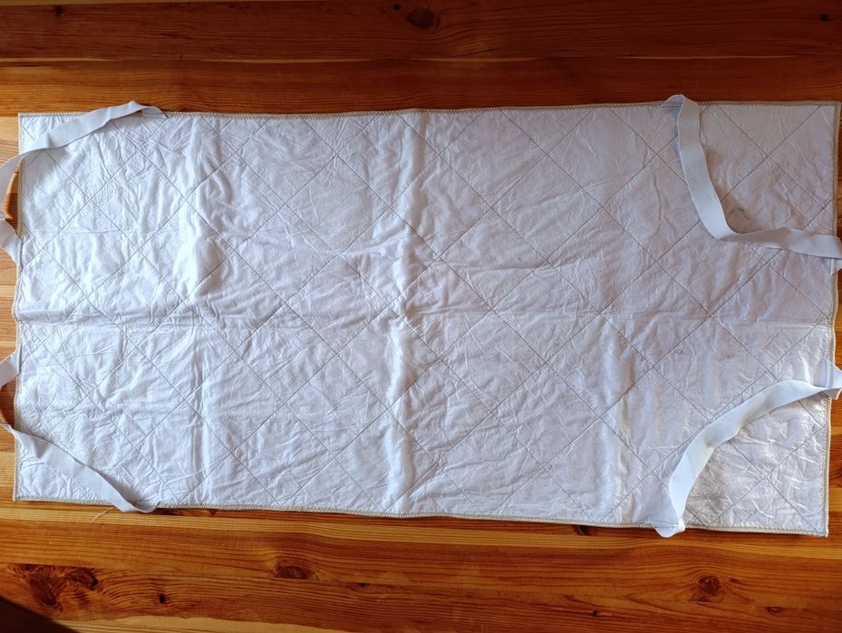 Наматрасник водонепроникний на резинці  у дитяче ліжко/колиску