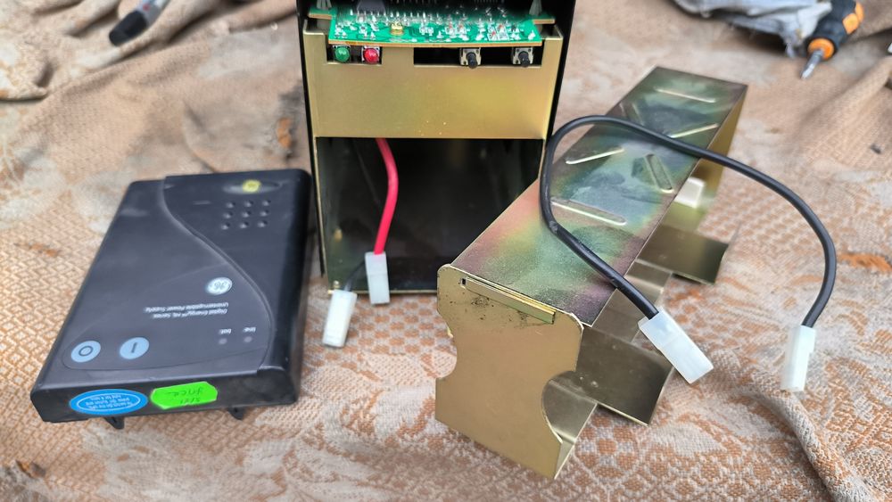 Бесперебойник ИБП UPS  General Electric ML700 синусоида 24в