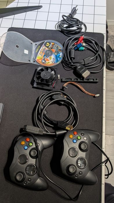 XBOX  Classic 2 pady 2 kable AV akcesoria