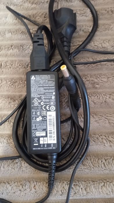 Блок питания,зарядка для ноутбука LJ