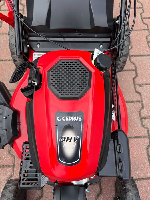Kosiarka Cedrus CEDKS51S-ZT z napędem skrętne przednie koła