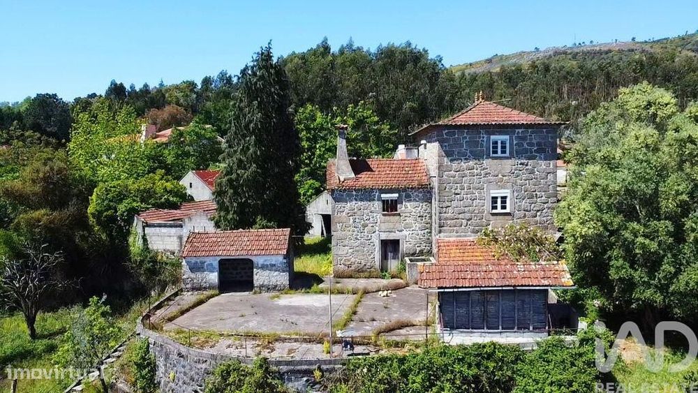 Quinta T5 em Barroselas e Carvoeiro de 138 m2