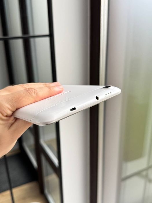 Планшет Lenovo на 2 Sim картки