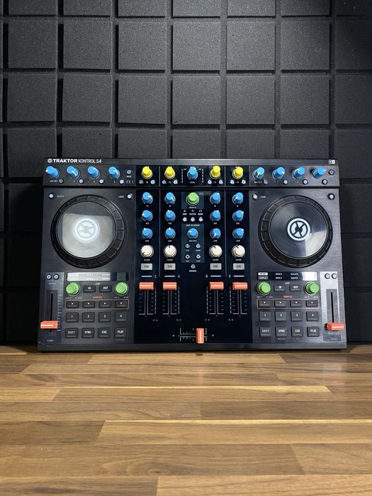 traktor kontrol s4 - Купить студийное оборудование - Цена на OLX.ua