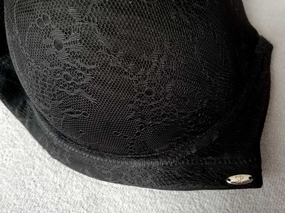 biustonosz  85  E stan bdb