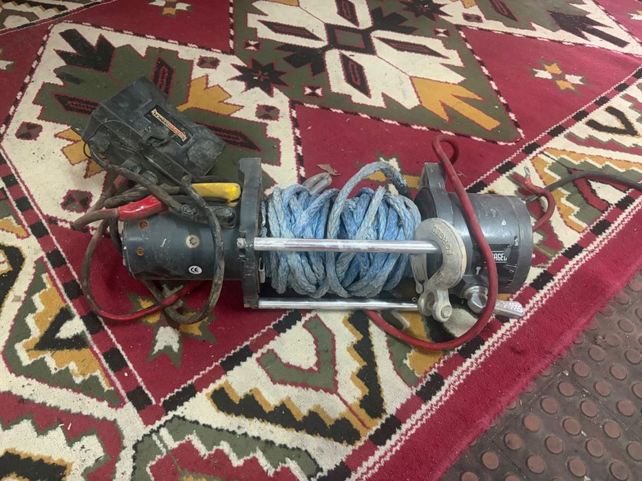 Guincho 1300 Lbs - power winch