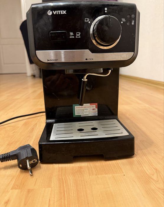 Кофемашинка Vitek VT 1502BK