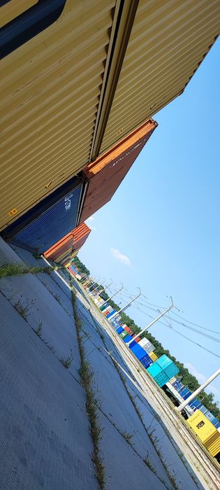 Контейнер морской приобретенный у нас - мы окрашиваем в желаемый цвет