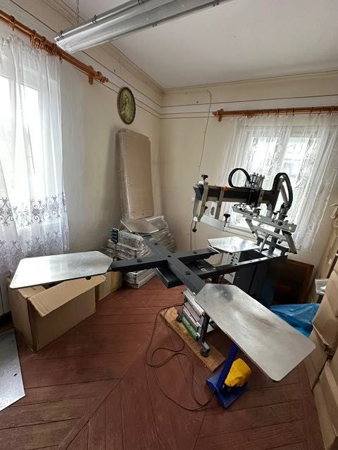 Półautomat do sitodruku ROMANIK, HAT 3550/4/1 z 4 obrotowymi blatami