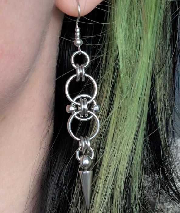 Kolczyki wiszące splot kółka kolce industrial