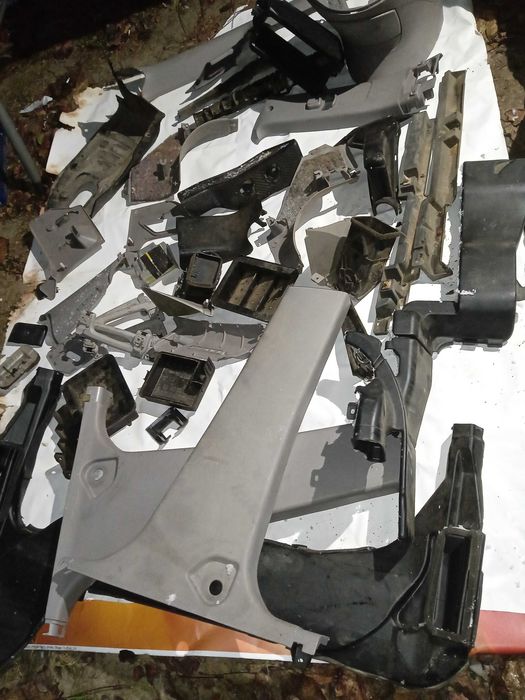 Mitsubishi grandise запчастини