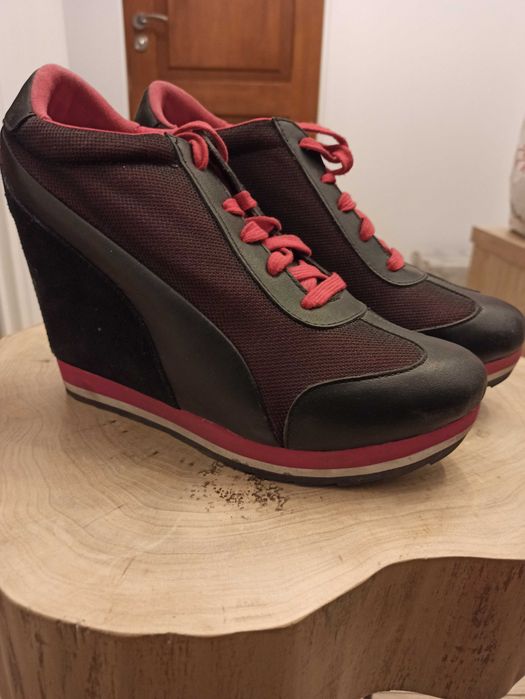 Buty na koturnie Puma