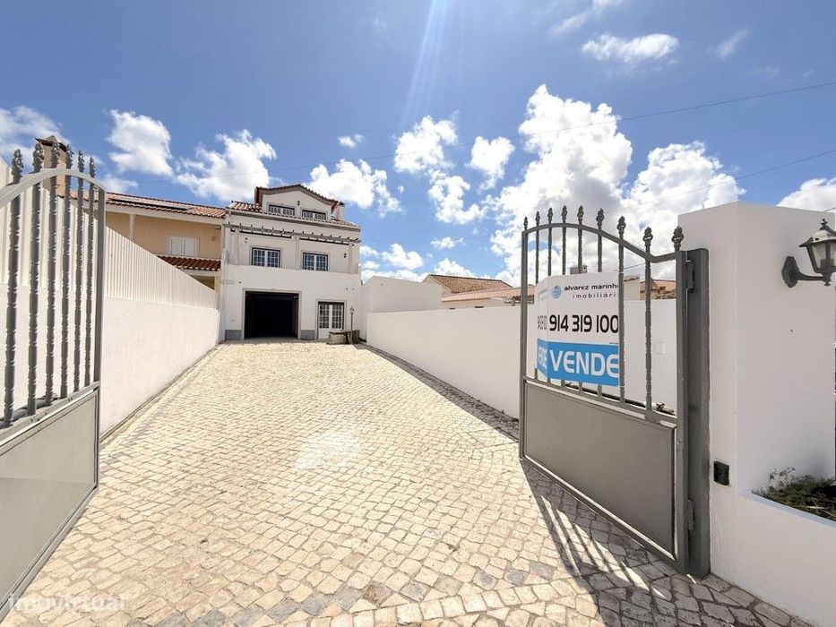 Moradia V3 com garagem e logradouro