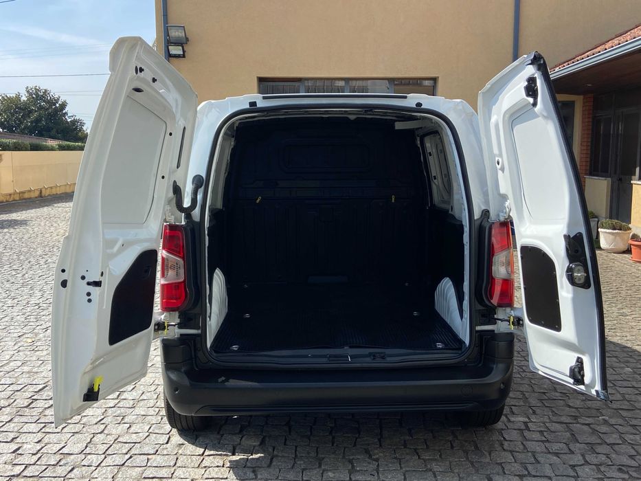 Peugeot Partner 1.6 HDI  100cv  Carplay NACIONAL Só 99 mil kms!!