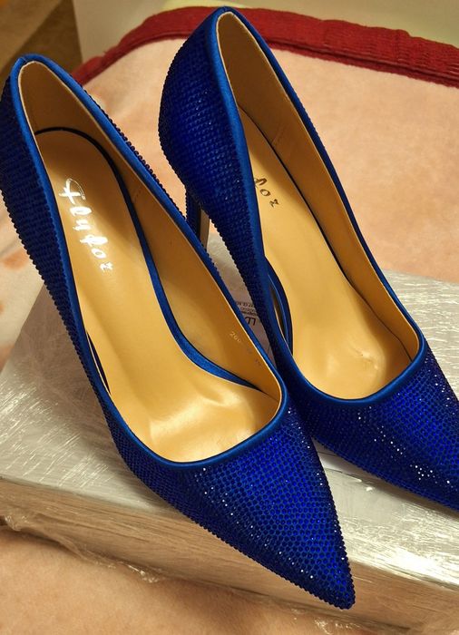 Szpilki,mieniące się