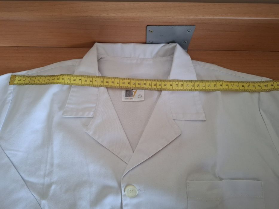 Bata para aulas de físico-química em laboratório