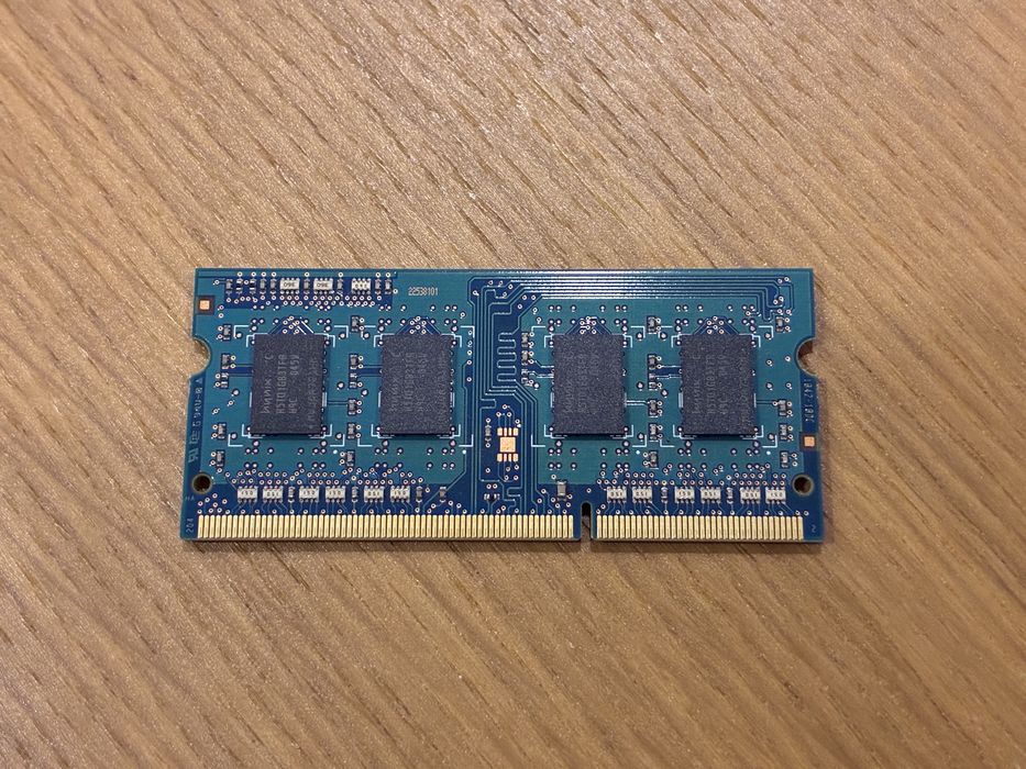 Memória RAM 1GB DDR3 Hynix PC3-10600S (Portátil)