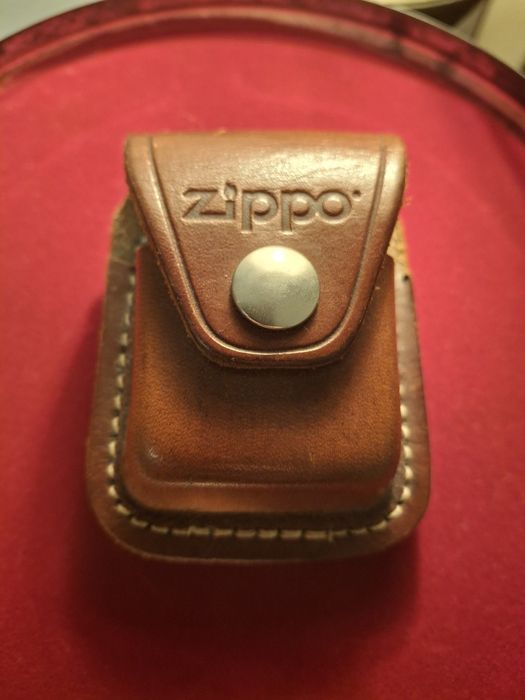 Bolsa em cabedal zippo