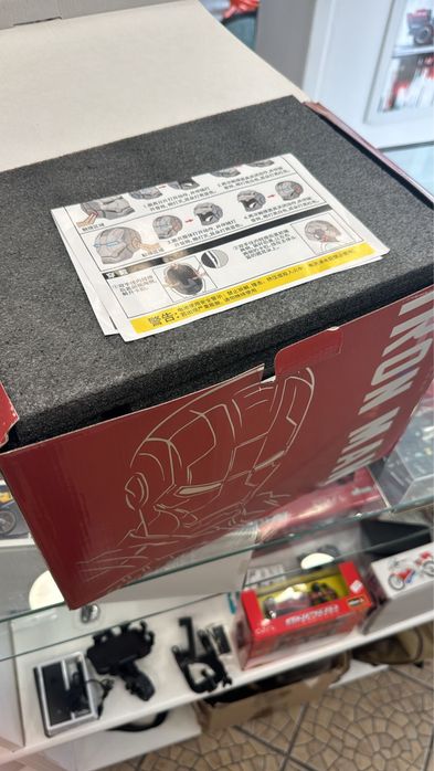 Iron Man mascara eletronica, funciona com control, tacto e comando voz. Tamanho universal