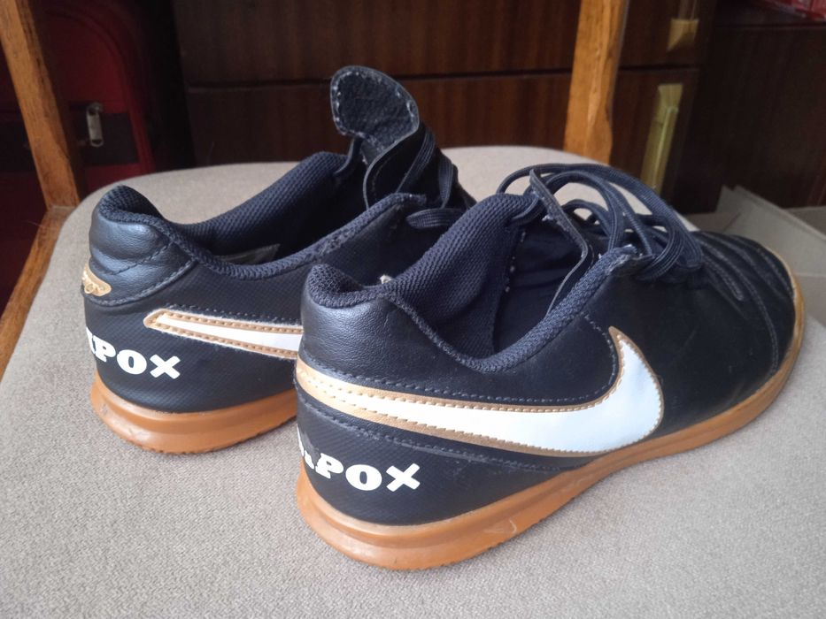 Кросовки   NIKE   оригінал  Найк  р.38