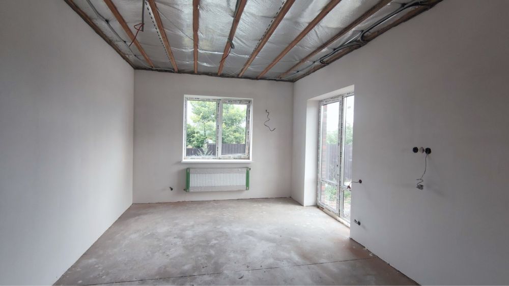 Гніванське шосе поруч магазини