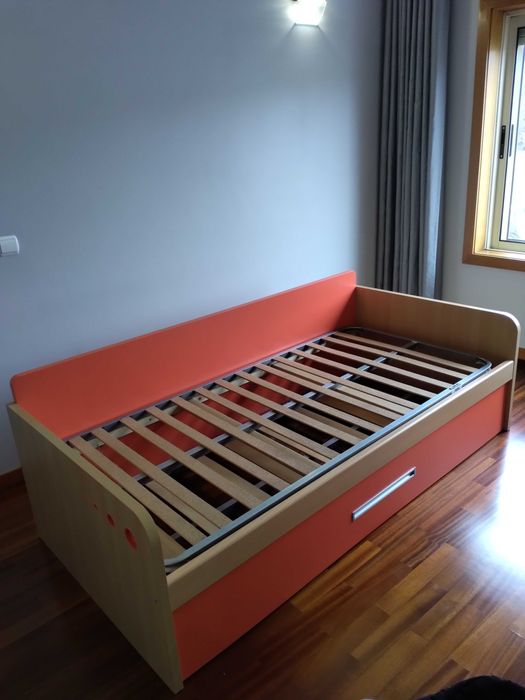 Cama criança/adolescente com arrumação