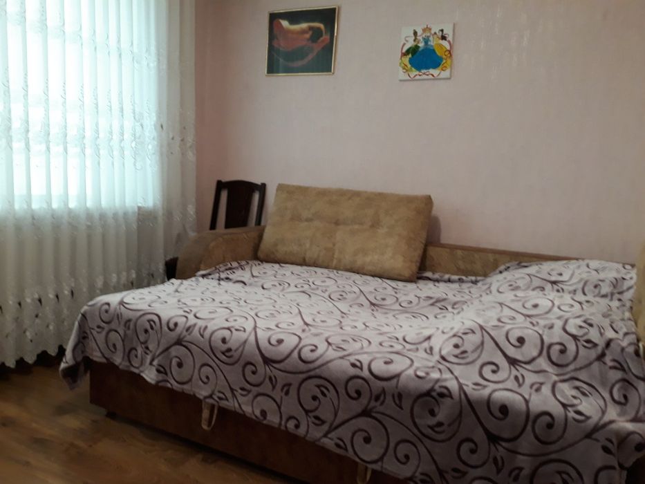 Здам подобово 2-х кімнатну квартиру в центрі!