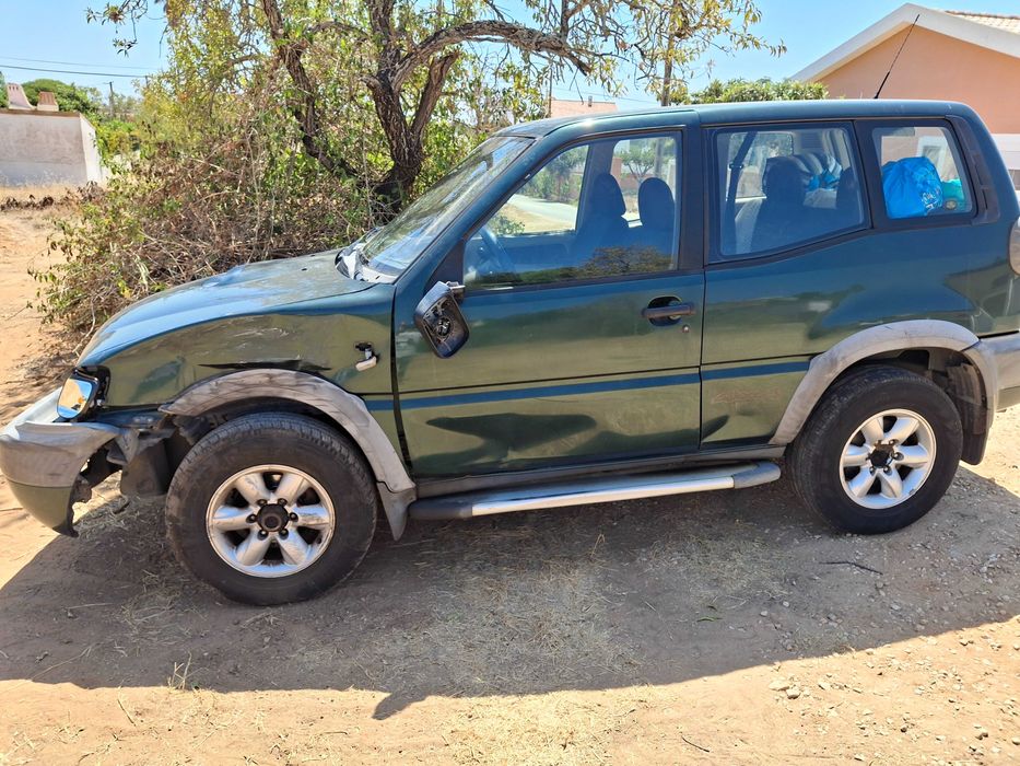 Nissan terrano 2 para peças ano 2000