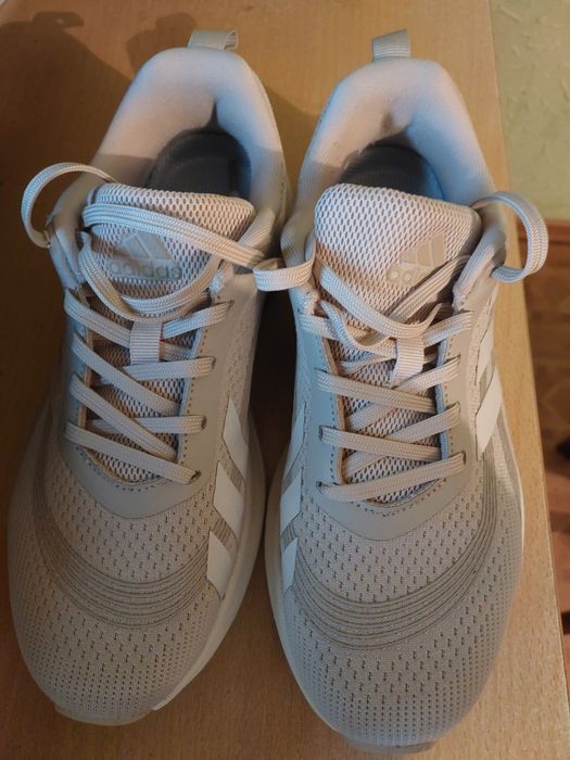 Кроссовки Adidas