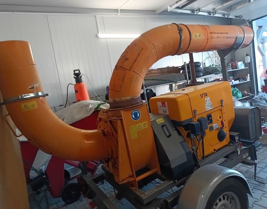 Ssawa do liści diesel Hetz 3 cylindry 300 mm