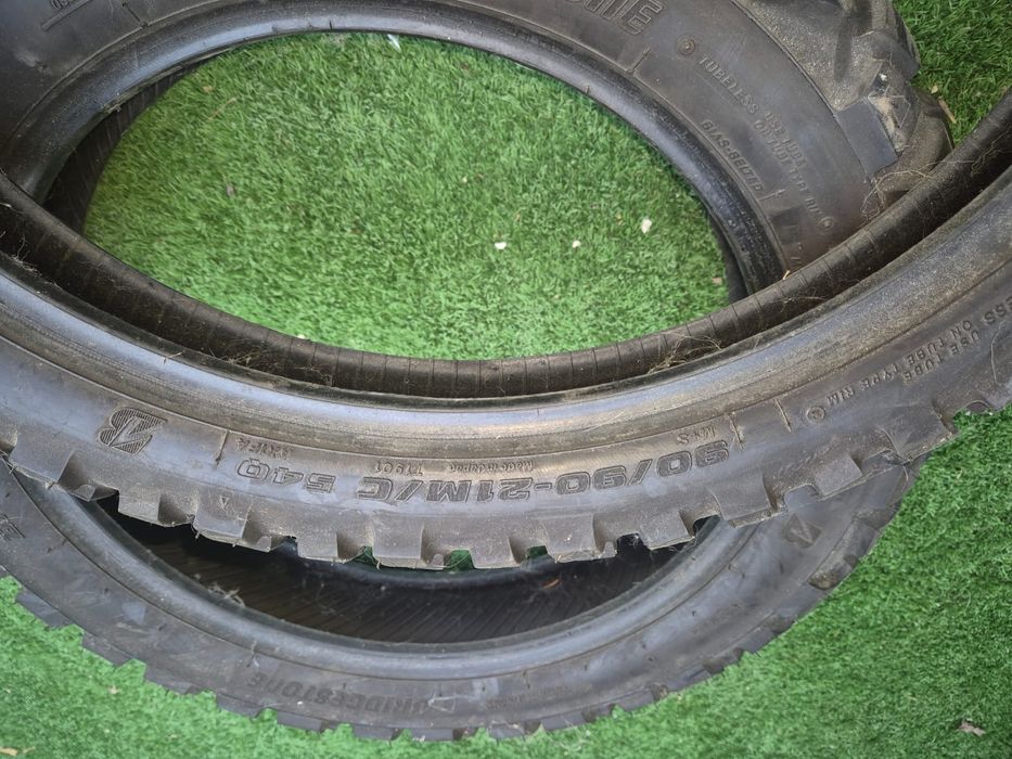 Pneus BRIDGSTONE para moto