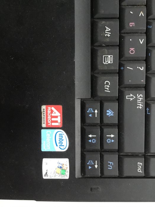 Ноутбук  Samsung  NP-R20Y. HDD 80 Gb, ОЗУ 1 Gb, Intel Celeron