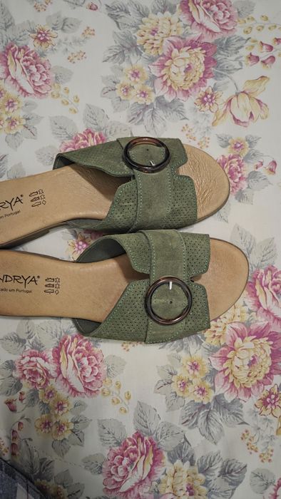 Sandálias verdes