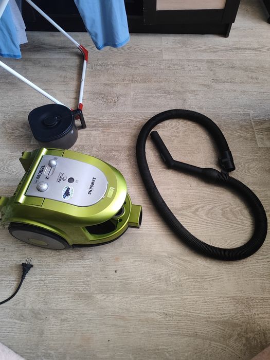 Продам пылесос Samsung sc6560