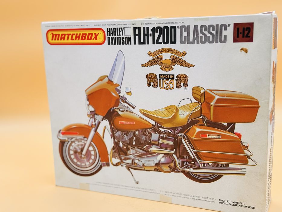 Model Motocykla MatchBox Harley-Davidson FLH 1200 Classic Skala 1:12