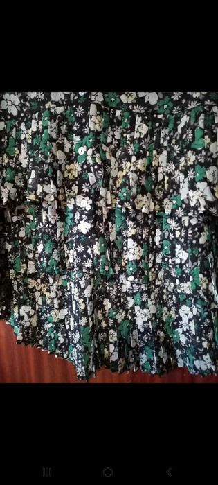 Camiseiro / Blusa - Fundo preto com flores verdes - S - Tiffosi