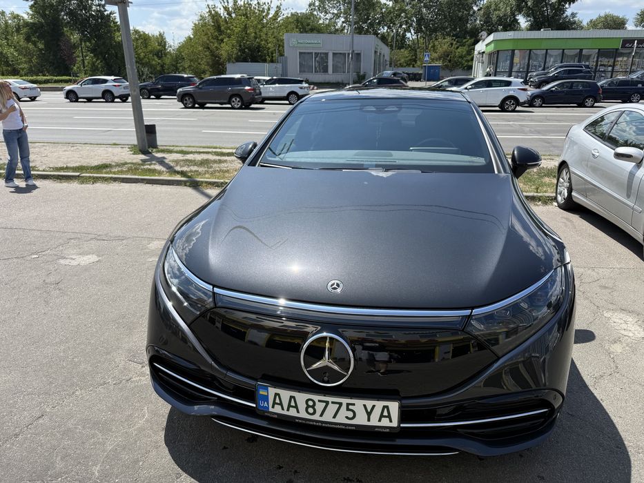 Mercedes  EQS450+